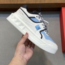VALENTINO ヴァレンティノ 2025SS 最新作即発 メンズ用 カジュアルシューズ
