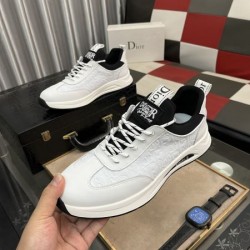 DIOR ディオール 2025SS 見た目以上のかっこいい メンズ用 スニーカー 