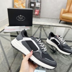 PRADA プラダ 2025SS きれいめコーデに変身 メンズ用 スニーカー 