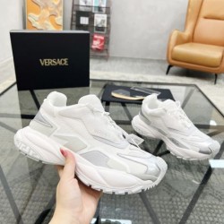VERSACE ヴェルサーチェ 2025SS 季節を問わず活躍し メンズ用 スニーカー
