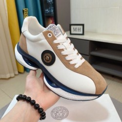 VERSACE ヴェルサーチェ 2025SS 人気を抑えて新品 メンズ用 スニーカー