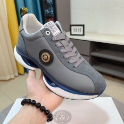 VERSACE ヴェルサーチェ 2025SS 人気を抑えて新品 メンズ用 スニーカー