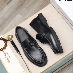 FERRAGAMO サルヴァトーレ フェラガモ 2025SS 完売必至 メンズ用 ビジネスシューズ