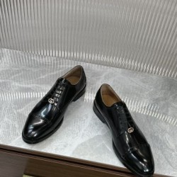 GUCCI グッチ 2025SS 春夏新作続々と登場 メンズ用 ビジネスシューズ 