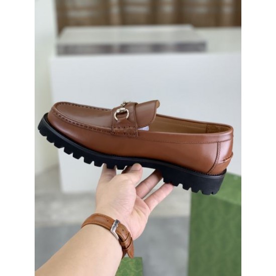 GUCCI グッチ 2025SS トレンドの最先端に メンズ用 ビジネスシューズ GUCCI グッチ 2025SS トレンドの最先端に メンズ用 ビジネスシューズ