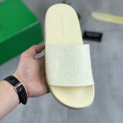 BOTTEGA VENETA ボッテガヴェネタ 2025SS 完売前に メンズ用 サンダル