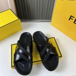 FENDI フェンデイ 2025SS 新作限定めっちゃ綺麗色 メンズ用 サンダル