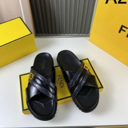 FENDI フェンデイ 2025SS 新作限定めっちゃ綺麗色 メンズ用 サンダル