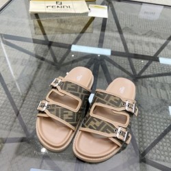 FENDI フェンデイ 2025SS オシャレに見せられます メンズ用 サンダル