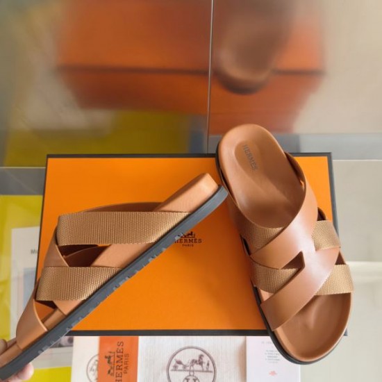 HERMES エルメス 2025SS すっきりしたシルエット メンズ用 サンダル HERMES エルメス 2025SS すっきりしたシルエット メンズ用 サンダル