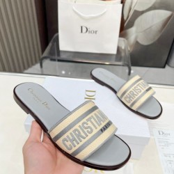 2025SS DIOR ディオール 春夏の最新トレンド レディースサンダル