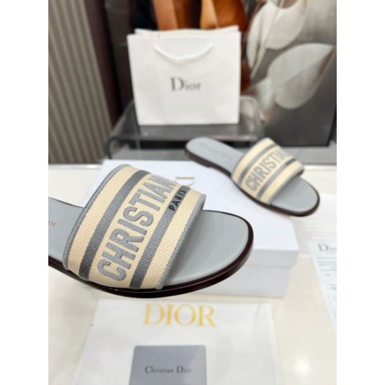 2025SS DIOR ディオール 春夏の最新トレンド レディースサンダル 2025SS DIOR ディオール 春夏の最新トレンド レディースサンダル