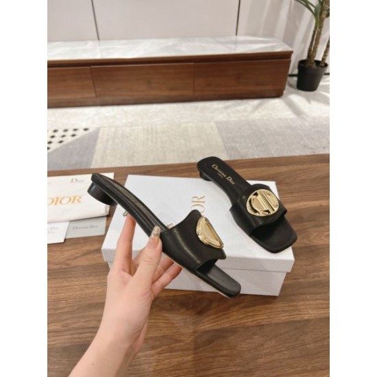 2025SS DIOR ディオール 今年らしい着こなし レディースサンダル 2025SS DIOR ディオール 今年らしい着こなし レディースサンダル