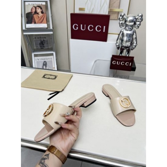 2025SS GUCCI グッチ 際立つ抜け感がある レディースサンダル