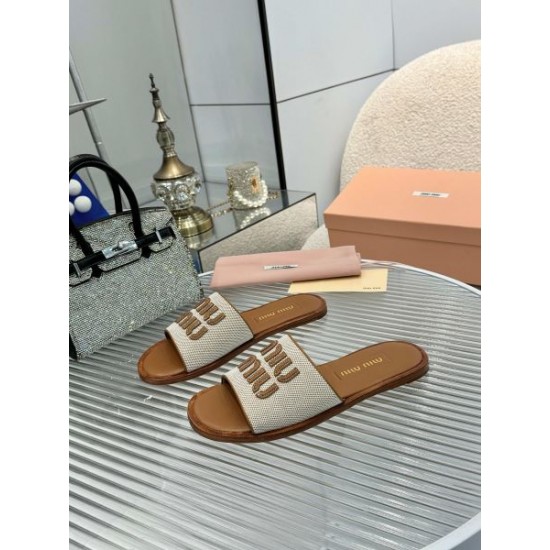 2025SS MIU MIU ミュウミュウ 支持が急上昇 レディースサンダル 2025SS MIU MIU ミュウミュウ 支持が急上昇 レディースサンダル