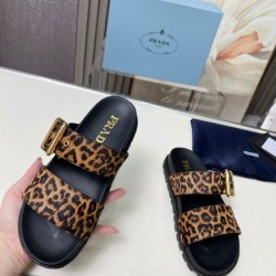 2025SS PRADA プラダ 流行の注目ブランド レディースサンダル