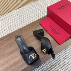 2025SS VALENTINO ヴァレンティノ 先行販売 レディースサンダル