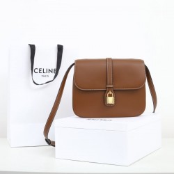 2025SS ショルダーバッグ CELINE セリーヌ 一気にオシャレ上級者