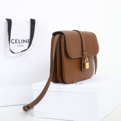 2025SS ショルダーバッグ CELINE セリーヌ 一気にオシャレ上級者