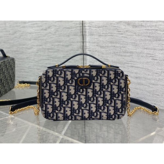 2025SS トートバッグ DIOR ディオール オシャレスタイルは今季も 2025SS トートバッグ DIOR ディオール オシャレスタイルは今季も