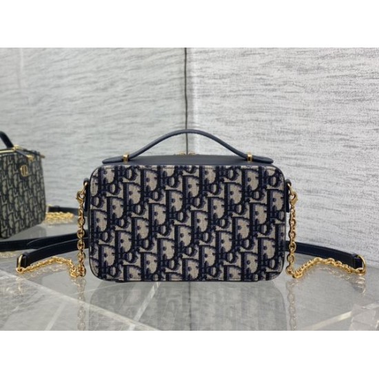 2025SS トートバッグ DIOR ディオール オシャレスタイルは今季も 2025SS トートバッグ DIOR ディオール オシャレスタイルは今季も