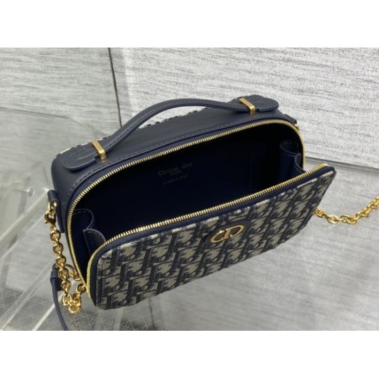 2025SS トートバッグ DIOR ディオール オシャレスタイルは今季も 2025SS トートバッグ DIOR ディオール オシャレスタイルは今季も