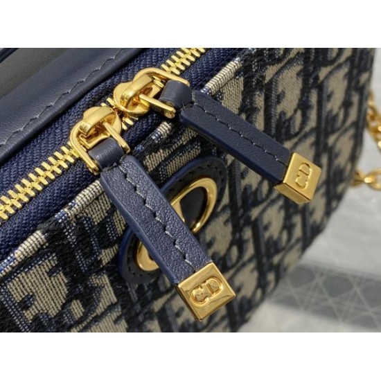 2025SS トートバッグ DIOR ディオール オシャレスタイルは今季も 2025SS トートバッグ DIOR ディオール オシャレスタイルは今季も