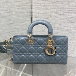 2025SS トートバッグ DIOR ディオール ストリートに溢れるウェア