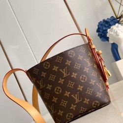 2025SS ショルダーバッグ LOUIS VUITTON ルイヴィトン きちんと感がある