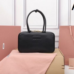 2025SS トートバッグ MIU MIU ミュウミュウ 完売必須☆お早めに