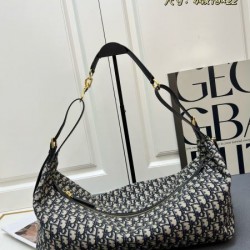 2025SS ショルダーバッグ DIOR ディオール 春夏のおしゃれを楽しんで