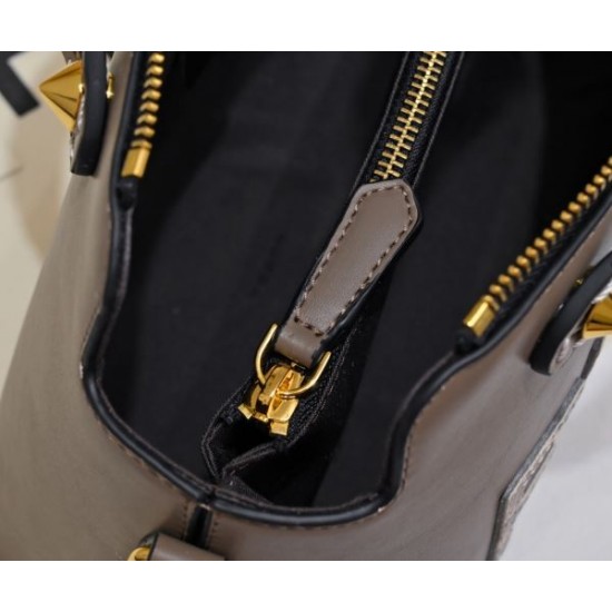 2025SS トートバッグ FENDI フェンデイ ファッション感が急上昇！