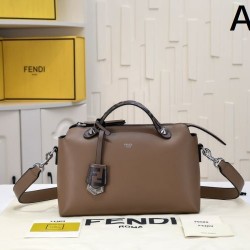 2025SS トートバッグ FENDI フェンデイ 今すぐオシャレになれる！
