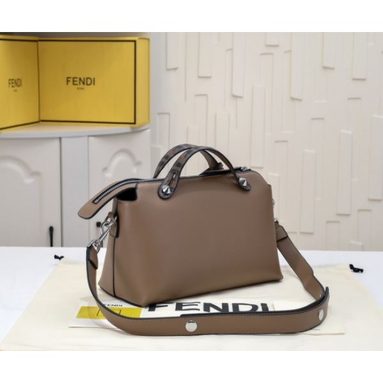 2025SS トートバッグ FENDI フェンデイ 今すぐオシャレになれる! 2025SS トートバッグ FENDI フェンデイ 今すぐオシャレになれる!