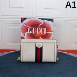 2025SS ショルダーバッグ GUCCI グッチ セレブも夢中ブランド新作