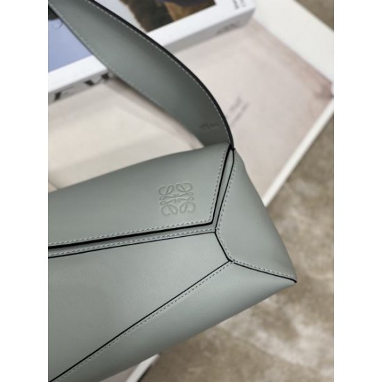 2025SS トートバッグ LOEWE ロエベ さりげないおしゃれを楽しめ
