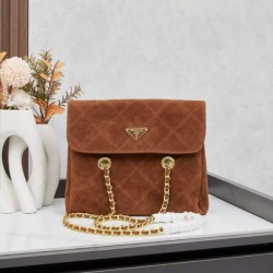 2025SS ショルダーバッグ PRADA プラダ 誰でもオシャレになれる！