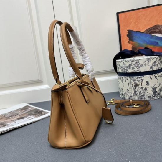 2025SS トートバッグ PRADA プラダ ファション人に必須アイテム 2025SS トートバッグ PRADA プラダ ファション人に必須アイテム