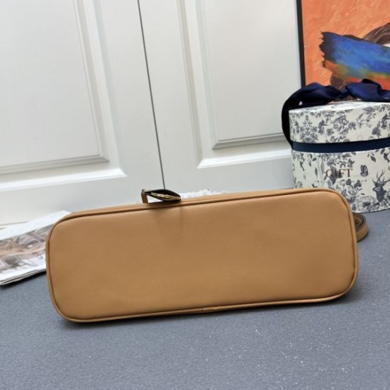 2025SS トートバッグ PRADA プラダ ファション人に必須アイテム 2025SS トートバッグ PRADA プラダ ファション人に必須アイテム