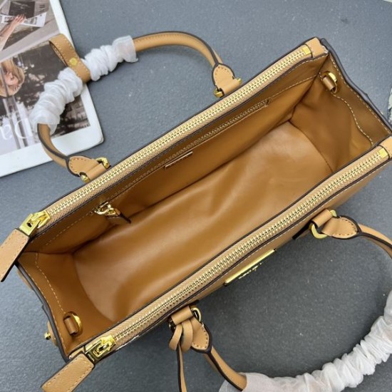 2025SS トートバッグ PRADA プラダ ファション人に必須アイテム 2025SS トートバッグ PRADA プラダ ファション人に必須アイテム