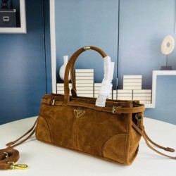 2025SS トートバッグ PRADA プラダ 今シーズン最注目のトレンド