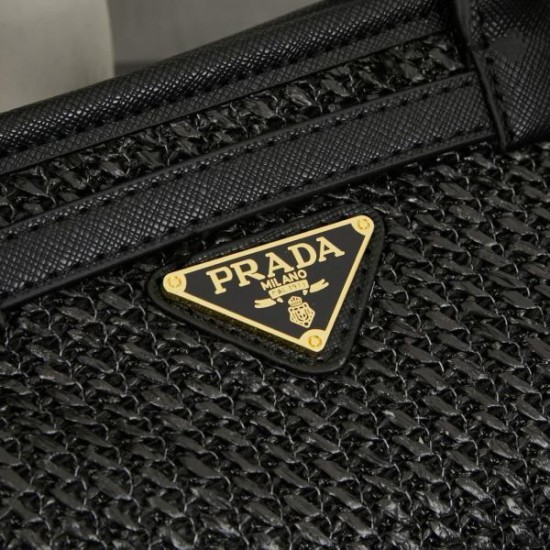 2025SS トートバッグ PRADA プラダ おしゃれ上級者の印象がある 2025SS トートバッグ PRADA プラダ おしゃれ上級者の印象がある