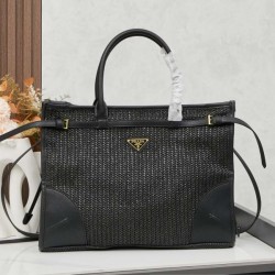 2025SS トートバッグ PRADA プラダ いつも年末には完売しちゃう