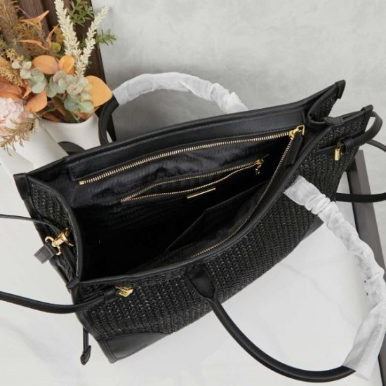 2025SS トートバッグ PRADA プラダ いつも年末には完売しちゃう