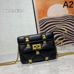 2025SS ショルダーバッグ VALENTINO ヴァレンティノ 期間限定セール