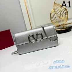 2025SS ショルダーバッグ VALENTINO ヴァレンティノ 注目新ブランド