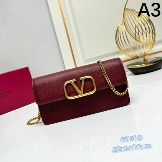 2025SS ショルダーバッグ VALENTINO ヴァレンティノ 注目新ブランド