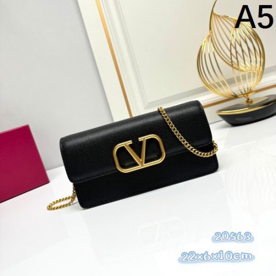 2025SS ショルダーバッグ VALENTINO ヴァレンティノ 注目新ブランド