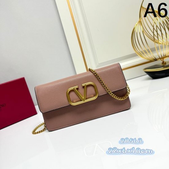 2025SS ショルダーバッグ VALENTINO ヴァレンティノ 注目新ブランド