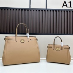 2025SS トートバッグ VALENTINO ヴァレンティノ 年末年始はセール
